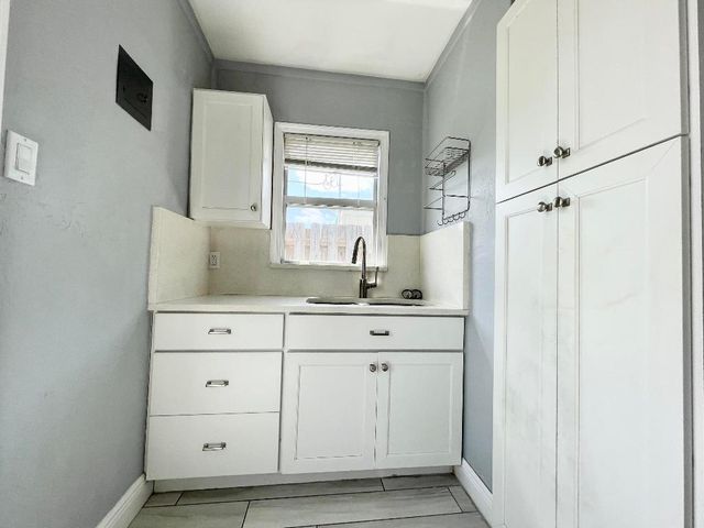 736 Rockland Drive, West Palm Beach, FL 33405