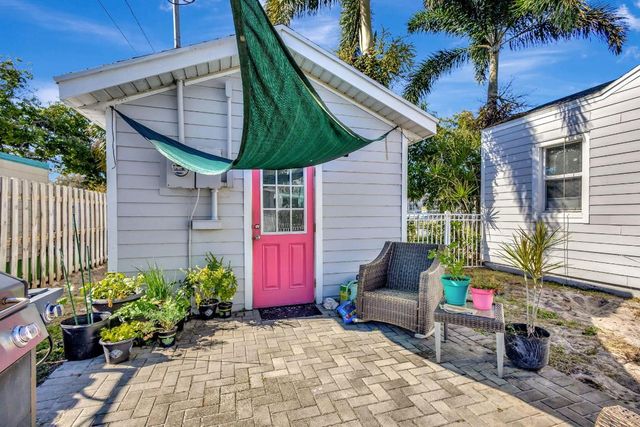 736 Rockland Drive, West Palm Beach, FL 33405