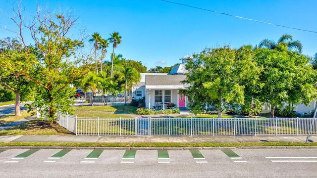 736 Rockland Drive, West Palm Beach, FL 33405