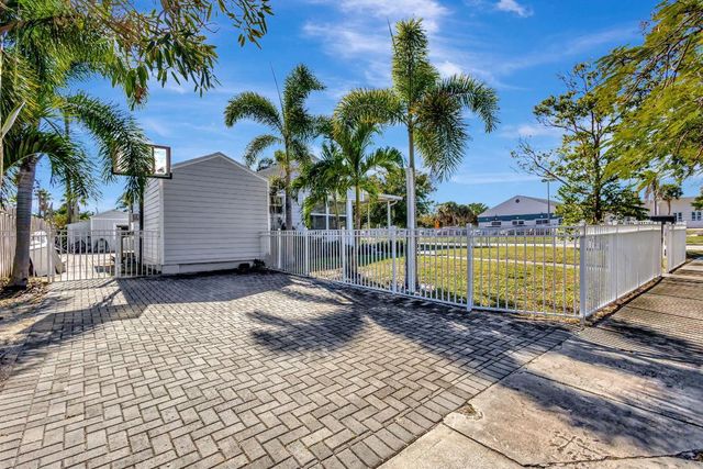 736 Rockland Drive, West Palm Beach, FL 33405