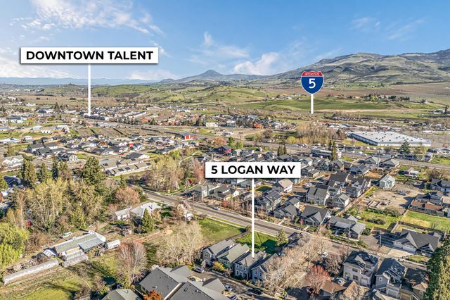 5 Logan Way, Talent, OR 97540