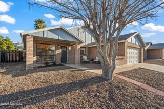 7768 N Barque Place, Tucson, AZ 85741