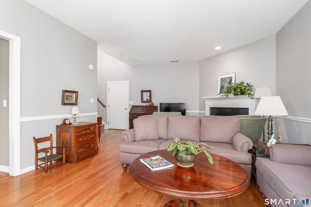 6 Rollwood Drive, Guilford, CT 06437