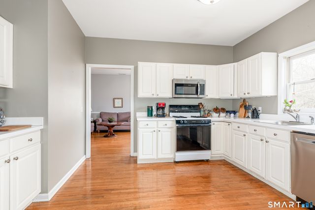 6 Rollwood Drive, Guilford, CT 06437