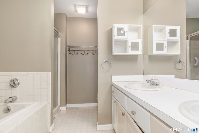 6 Rollwood Drive, Guilford, CT 06437