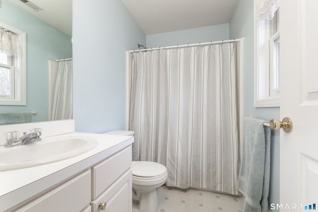 6 Rollwood Drive, Guilford, CT 06437