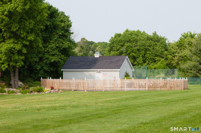 6 Rollwood Drive, Guilford, CT 06437