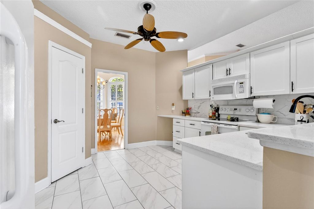 Image 11 of property listing at 2301 RIDGESIDE ROAD, Apopka, FL 32712