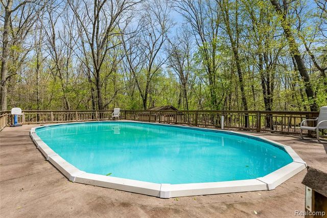 9730 Gibbs Road, Clarkston, MI 48348