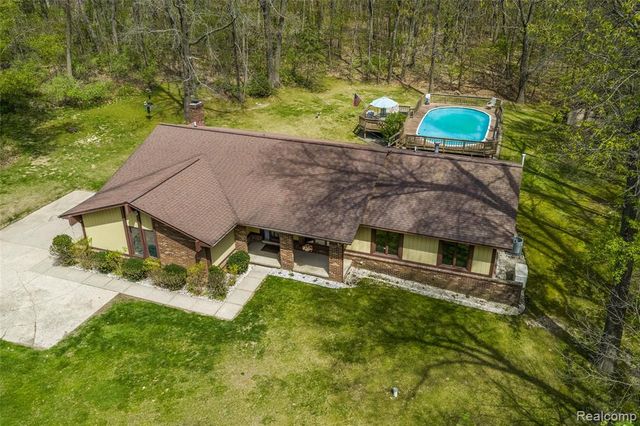 9730 Gibbs Road, Clarkston, MI 48348