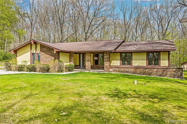 9730 Gibbs Road, Clarkston, MI 48348