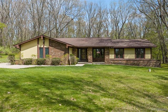 9730 Gibbs Road, Clarkston, MI 48348