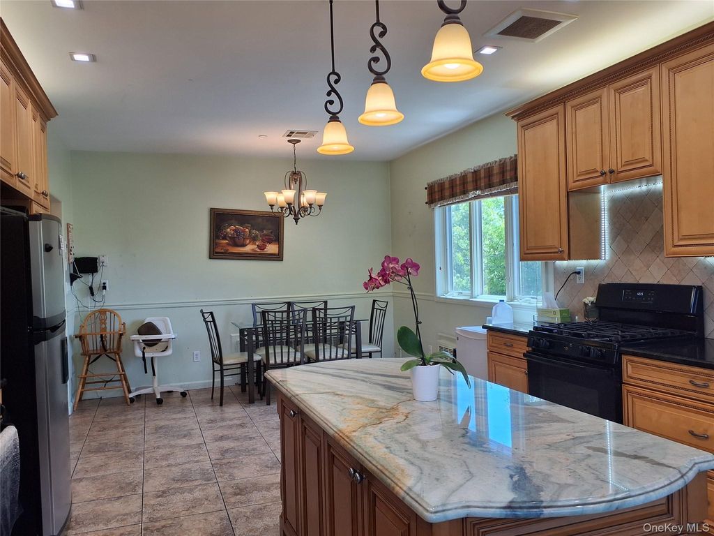 40 Herrick Avenue 201, Spring Valley, NY 10977 — photo 4