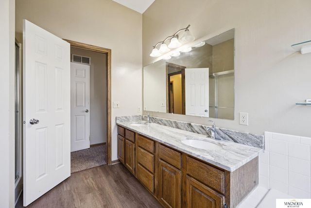 2864 Katelyn Circle, Lincoln, NE 68516