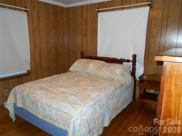 18 Herron Street, Black Mountain, NC 28711
