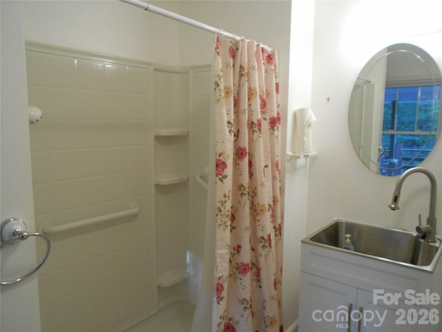 18 Herron Street, Black Mountain, NC 28711