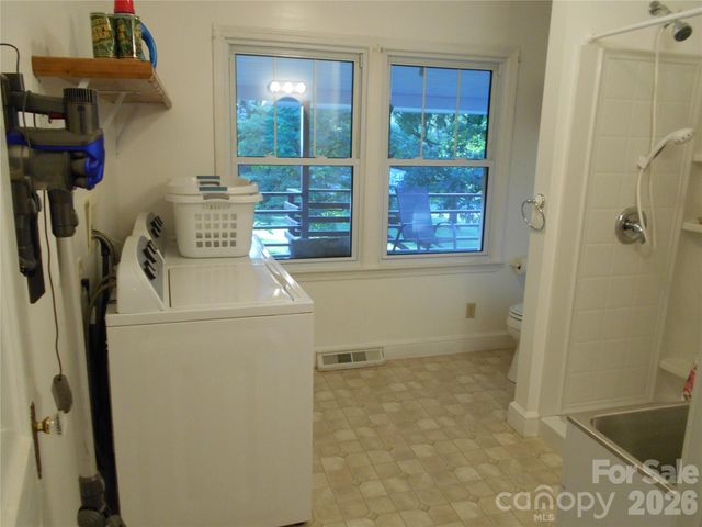 18 Herron Street, Black Mountain, NC 28711