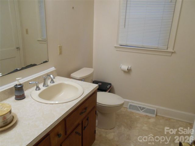 18 Herron Street, Black Mountain, NC 28711