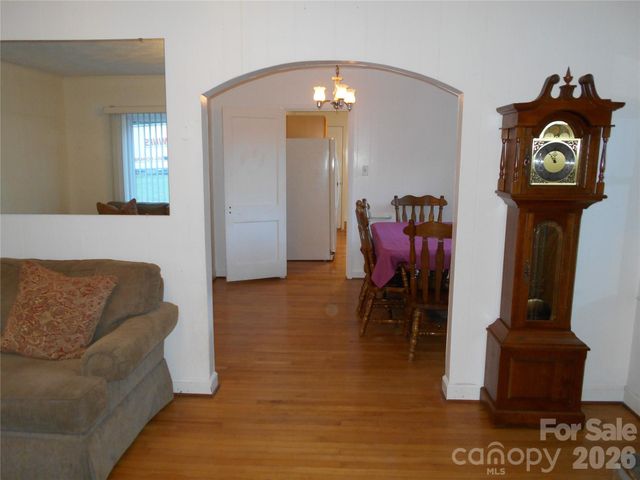 18 Herron Street, Black Mountain, NC 28711