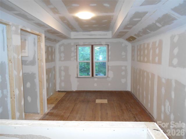 18 Herron Street, Black Mountain, NC 28711