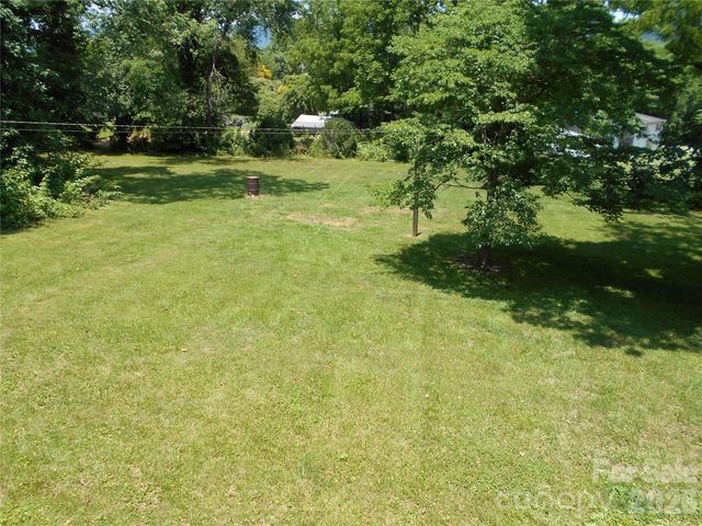 18 Herron Street, Black Mountain, NC 28711