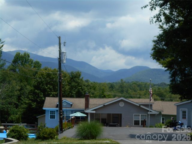 18 Herron Street, Black Mountain, NC 28711