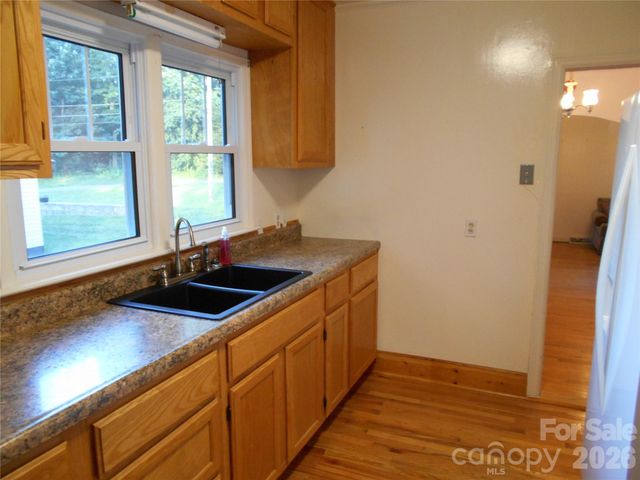 18 Herron Street, Black Mountain, NC 28711