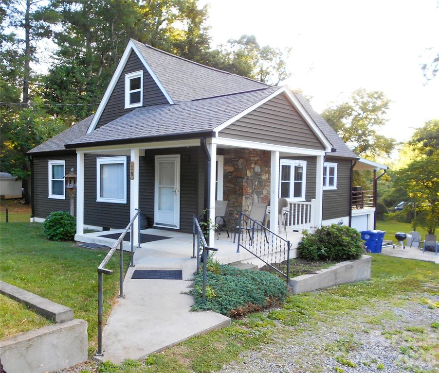 18 Herron Street, Black Mountain, NC 28711