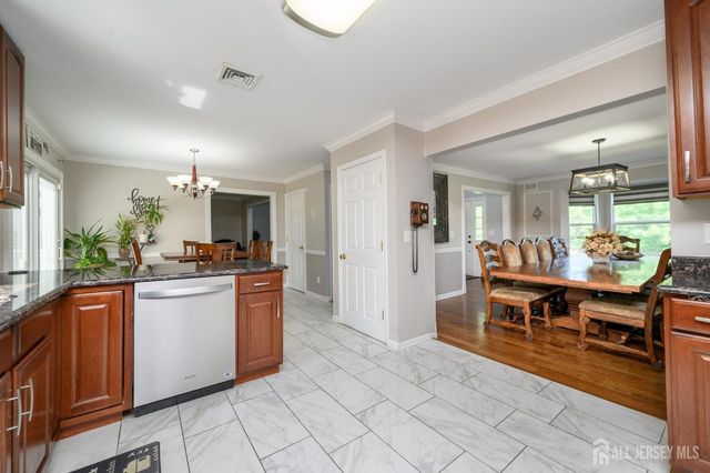 9 Country Road, Jackson, NJ 08527