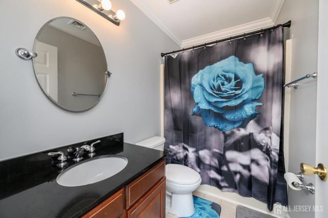 9 Country Road, Jackson, NJ 08527