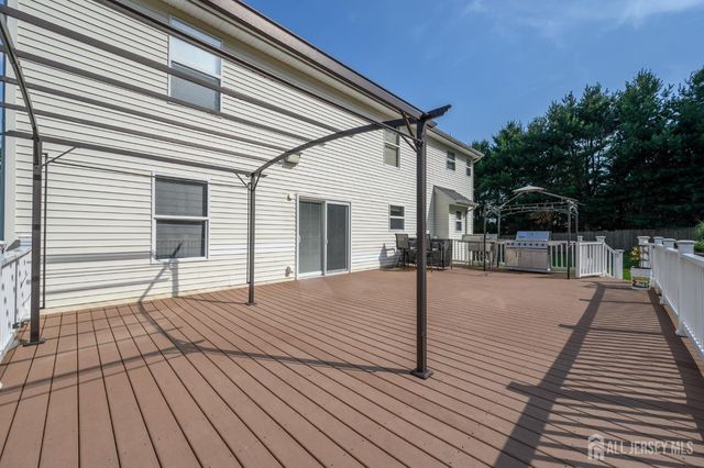 9 Country Road, Jackson, NJ 08527