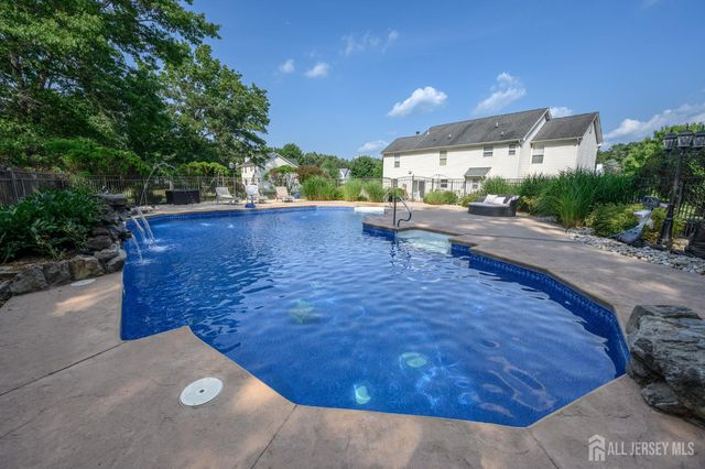 9 Country Road, Jackson, NJ 08527