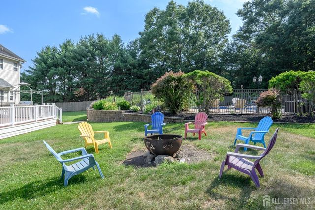 9 Country Road, Jackson, NJ 08527