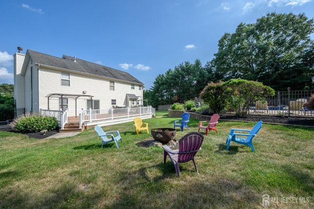 9 Country Road, Jackson, NJ 08527