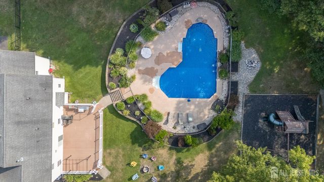 9 Country Road, Jackson, NJ 08527