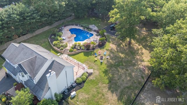 9 Country Road, Jackson, NJ 08527