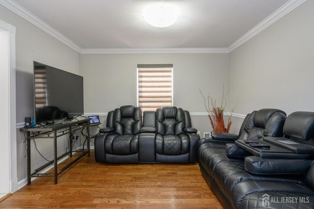9 Country Road, Jackson, NJ 08527