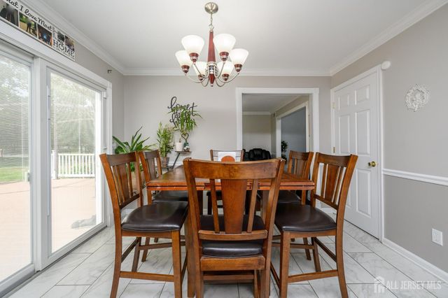 9 Country Road, Jackson, NJ 08527