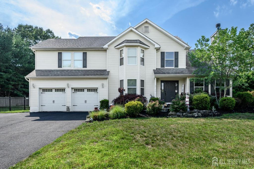 9 Country Road, Jackson, NJ 08527