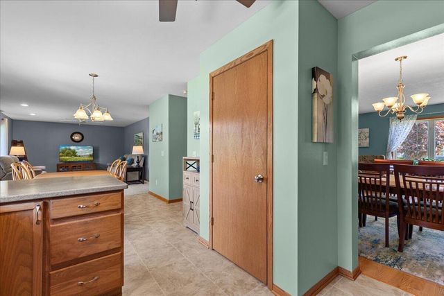 1514 Ravine Forest DRIVE, West Bend, WI 53090