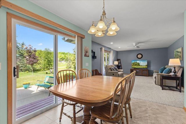 1514 Ravine Forest DRIVE, West Bend, WI 53090