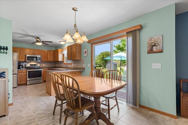 1514 Ravine Forest DRIVE, West Bend, WI 53090