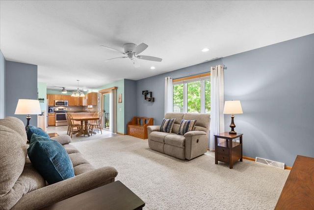 1514 Ravine Forest DRIVE, West Bend, WI 53090
