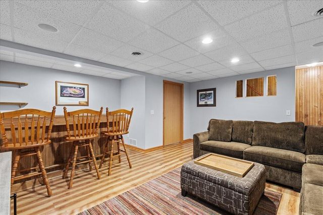 1514 Ravine Forest DRIVE, West Bend, WI 53090