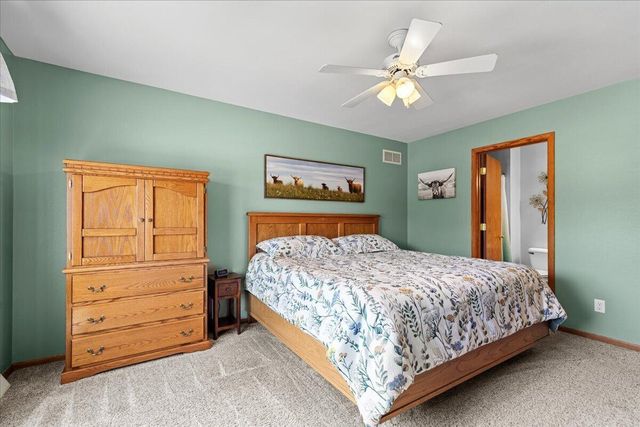 1514 Ravine Forest DRIVE, West Bend, WI 53090