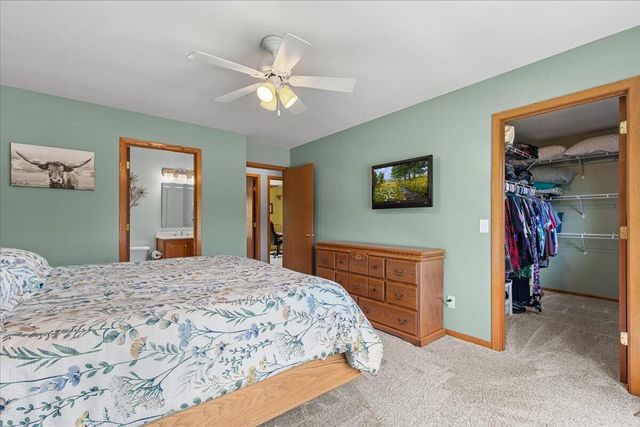 1514 Ravine Forest DRIVE, West Bend, WI 53090
