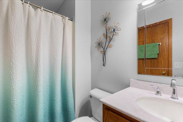 1514 Ravine Forest DRIVE, West Bend, WI 53090