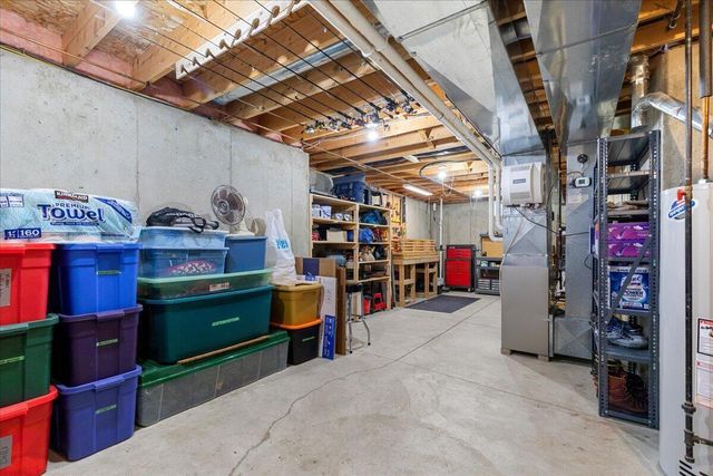 1514 Ravine Forest DRIVE, West Bend, WI 53090