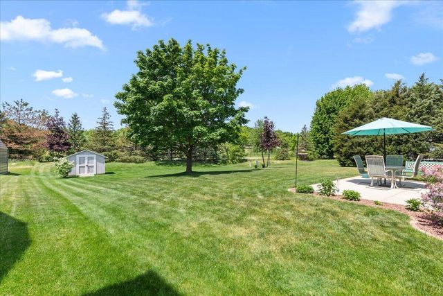 1514 Ravine Forest DRIVE, West Bend, WI 53090
