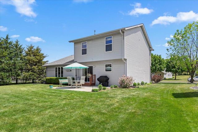 1514 Ravine Forest DRIVE, West Bend, WI 53090